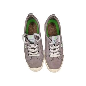 Cariuma Grey Canvas Low Top Sneaker Shoes - Size 7